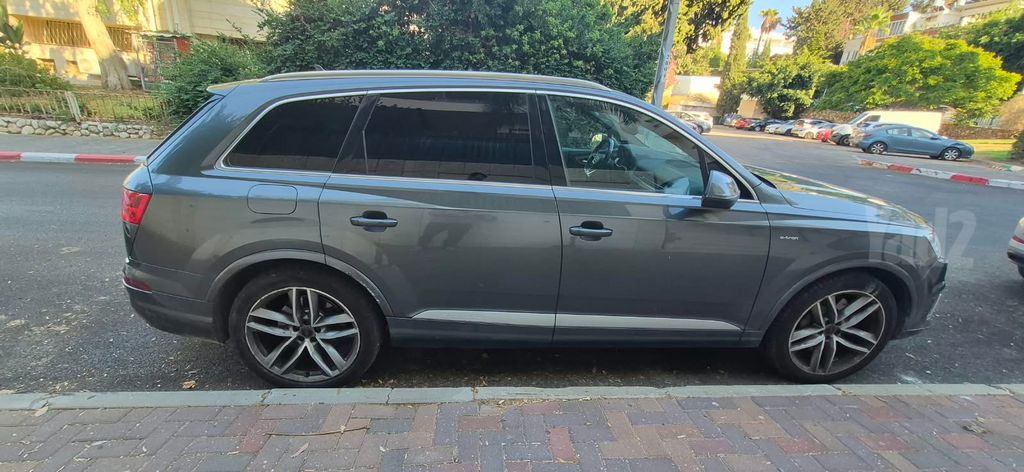 אאודי Q7