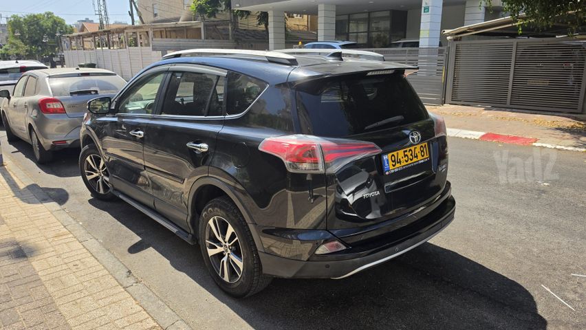 טויוטה RAV4