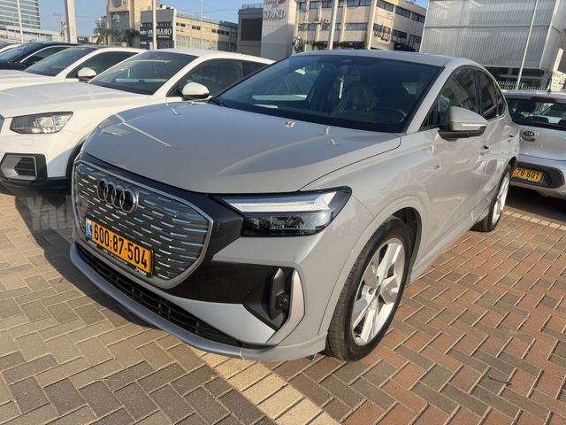 אאודי Q4 e-tron