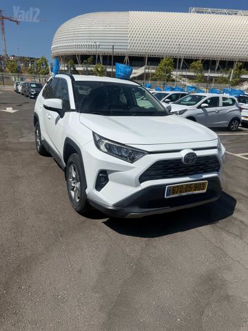 טויוטה RAV4