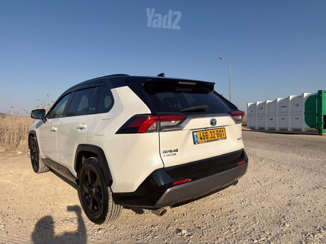 טויוטה RAV4