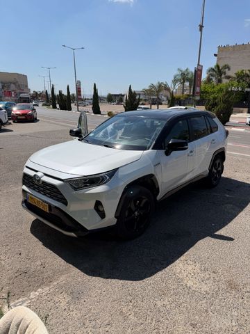 מודעת רכב טויוטה RAV4