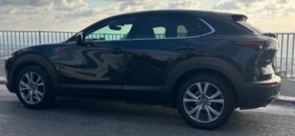 מודעת רכב מאזדה CX-30