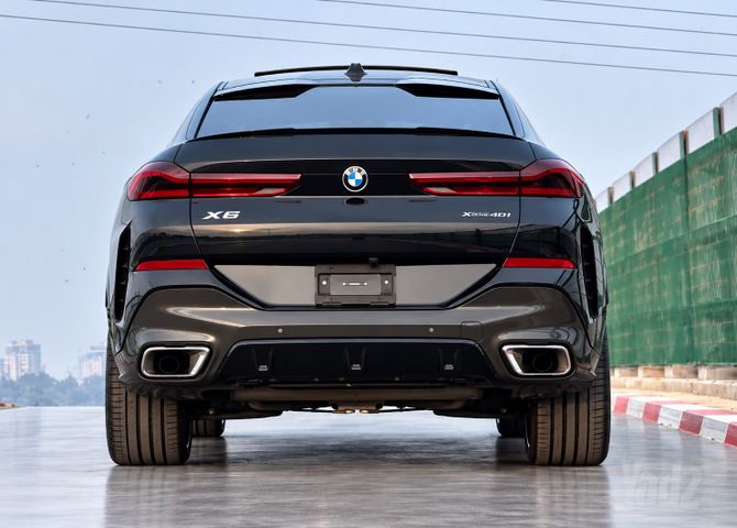 ב מ וו X6