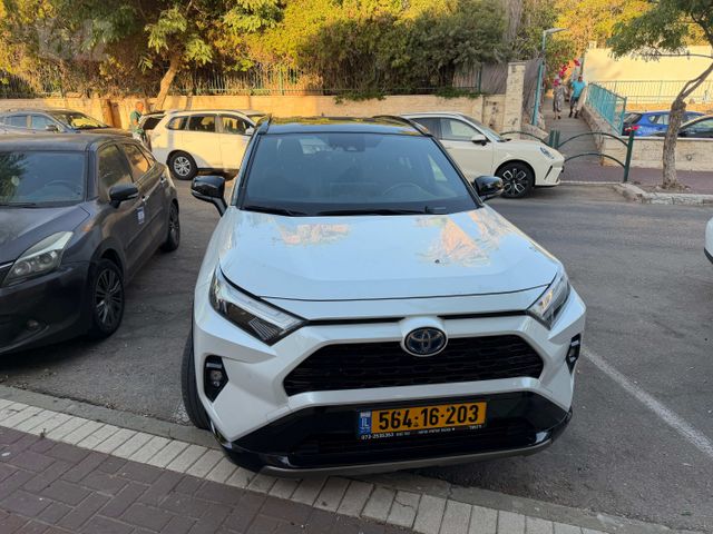 טויוטה RAV4