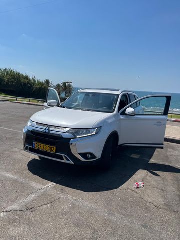 מיצובישי אאוטלנדר
