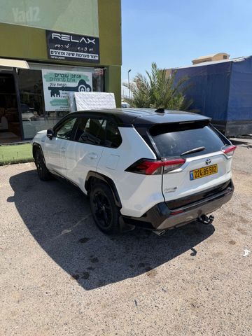 טויוטה RAV4