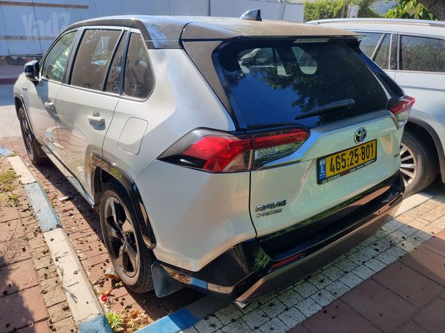 טויוטה RAV4