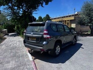 טויוטה לנד קרוזר