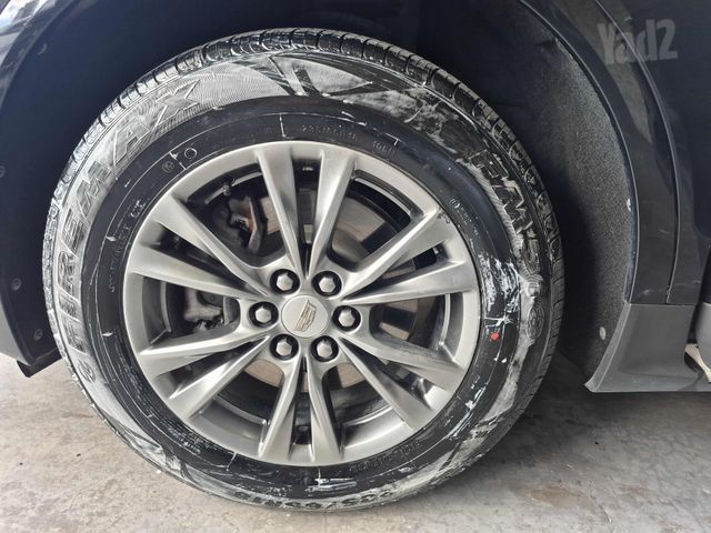 קאדילק XT5