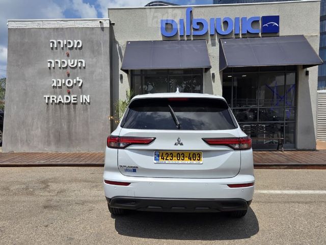 מיצובישי אאוטלנדר