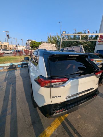 טויוטה RAV4