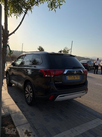 מיצובישי אאוטלנדר