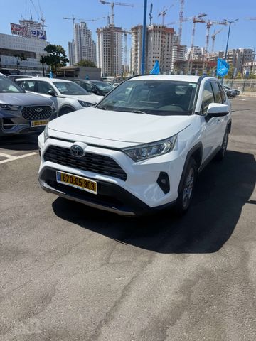 טויוטה RAV4
