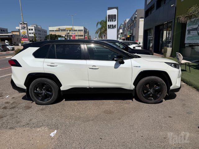 טויוטה RAV4