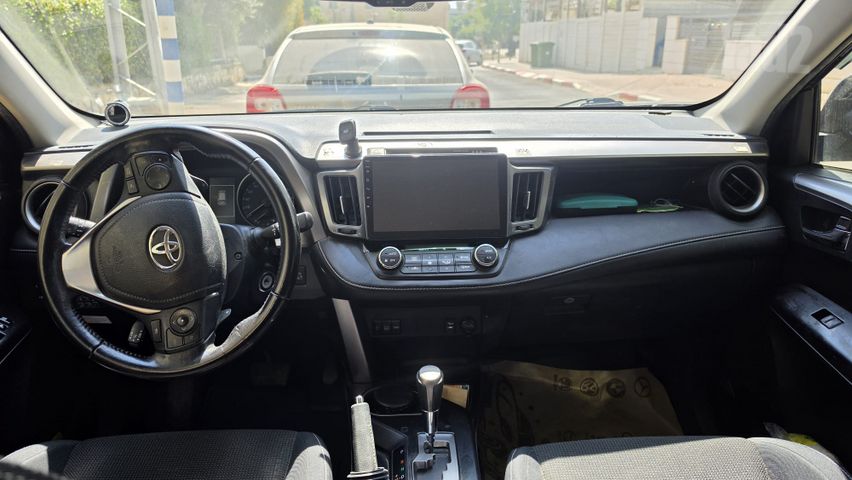 טויוטה RAV4