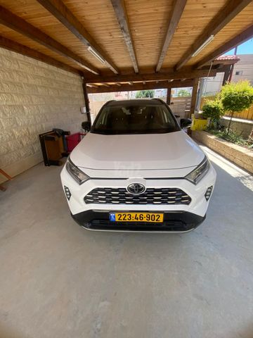 טויוטה RAV4