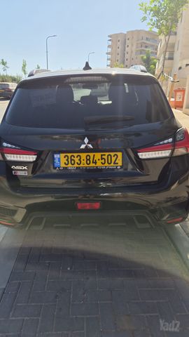 מודעת רכב מיצובישי ASX
