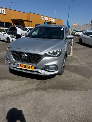 מודעת רכב אם ג'י EHS PHEV