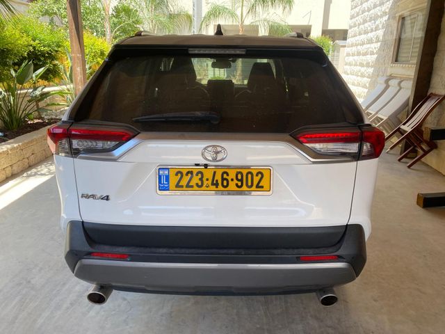 טויוטה RAV4