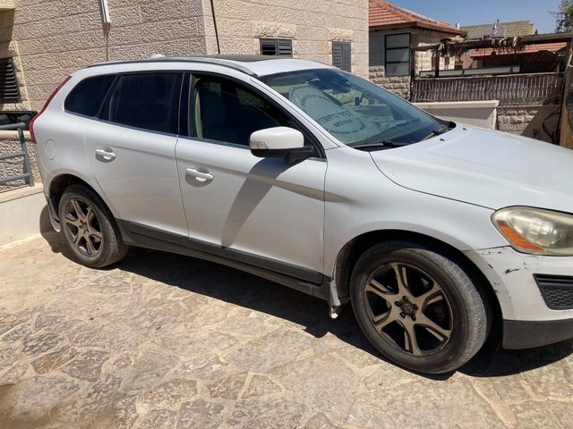 וולוו XC60