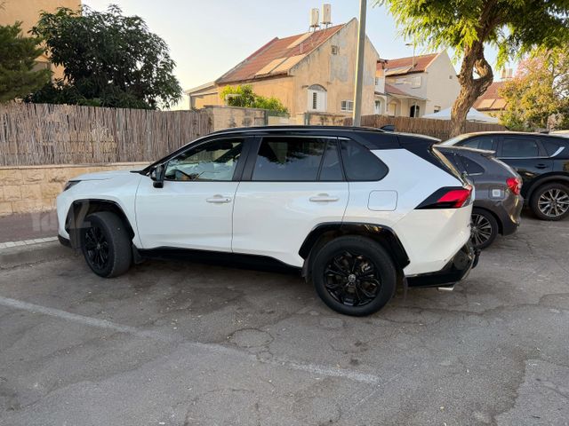טויוטה RAV4