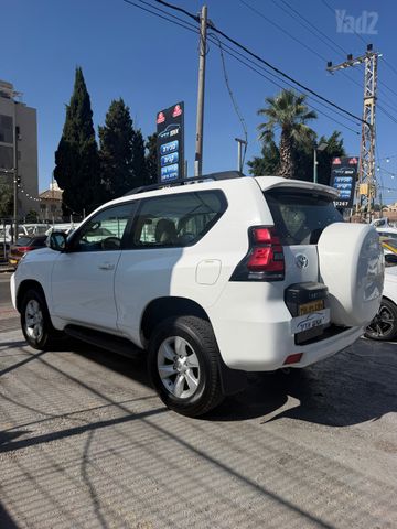 טויוטה לנד קרוזר