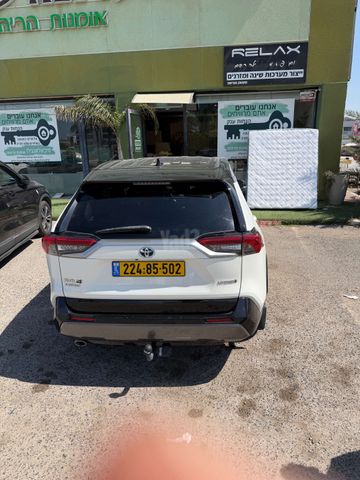 טויוטה RAV4