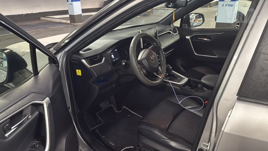 טויוטה RAV4