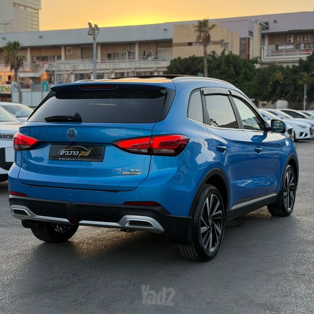 אם ג'י ZS