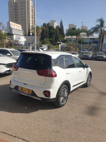 קיה נירו פלוס
