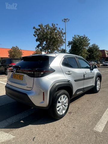 מודעת רכב טויוטה יאריס קרוס 2