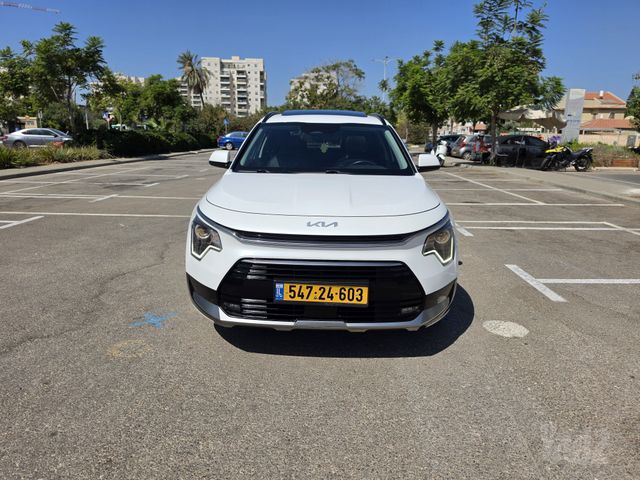 קיה נירו