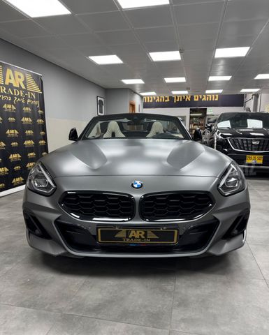 ב מ וו Z4