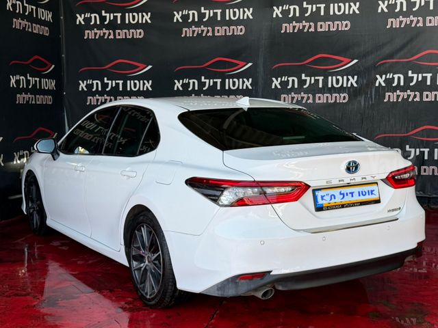 טויוטה קאמרי