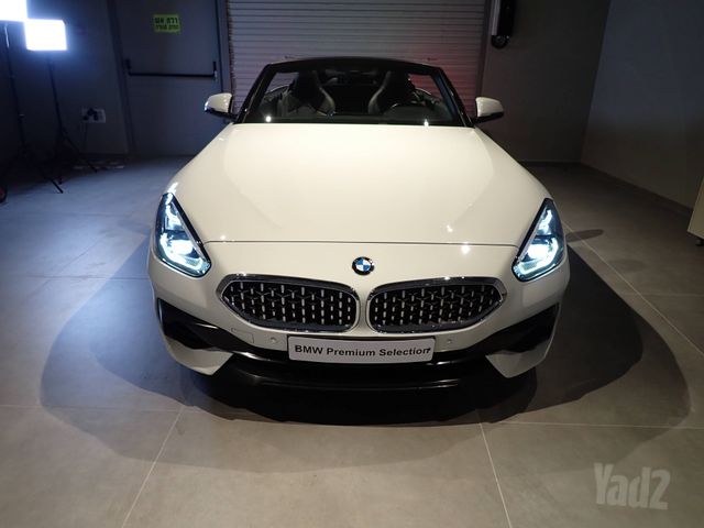 ב מ וו Z4