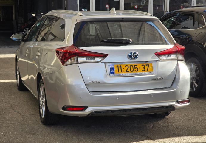 טויוטה אוריס