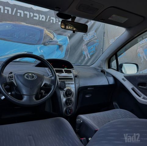 טויוטה יאריס