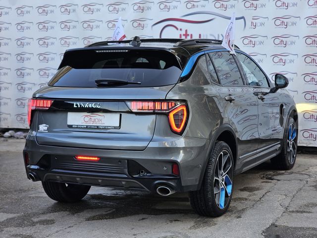 לינק אנד קו 01