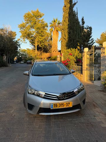 טויוטה קורולה