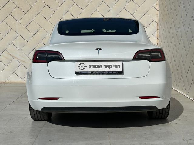 טסלה מודל 3