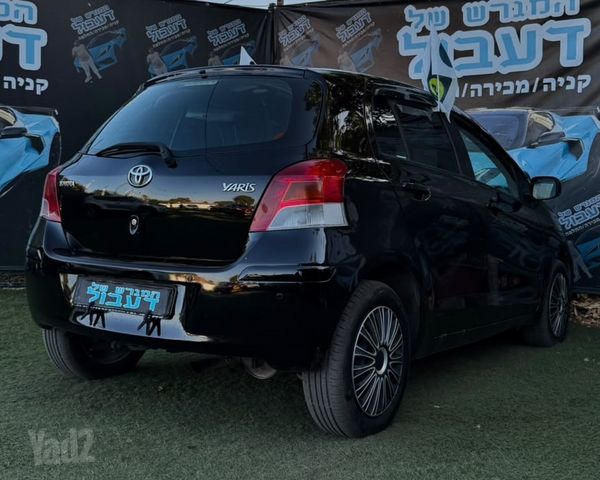 טויוטה יאריס
