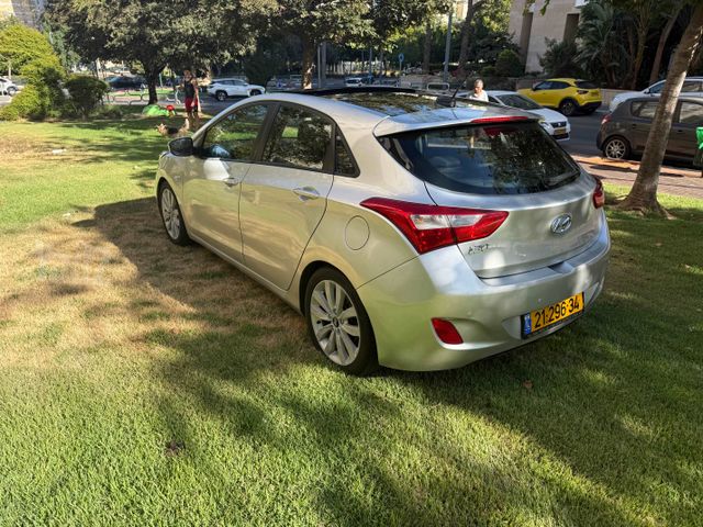 יונדאי i30