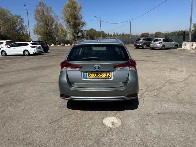 טויוטה אוריס