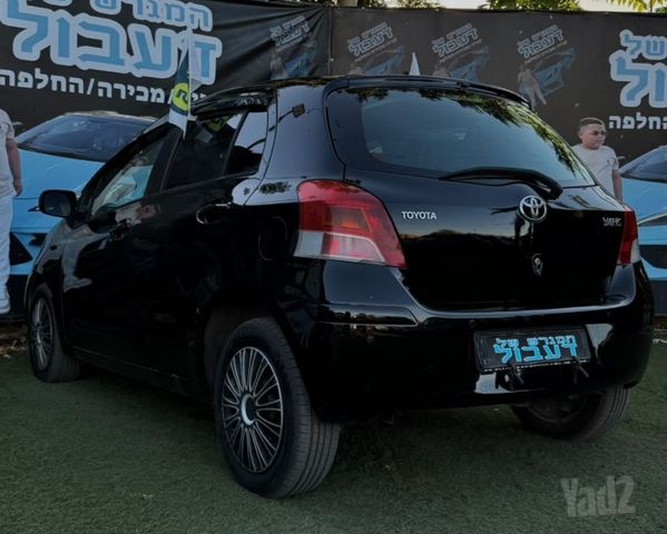 טויוטה יאריס