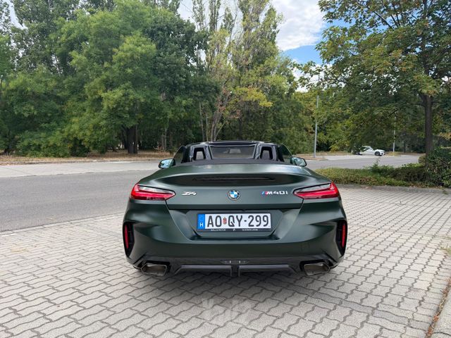 ב מ וו Z4