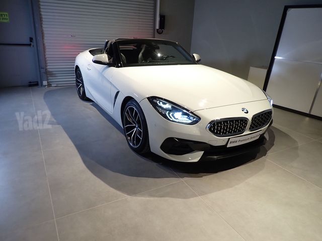 ב מ וו Z4