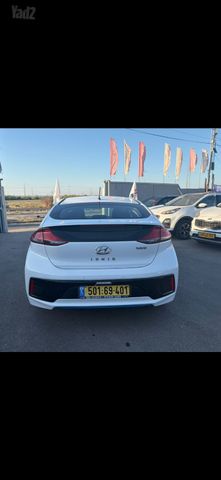 יונדאי איוניק