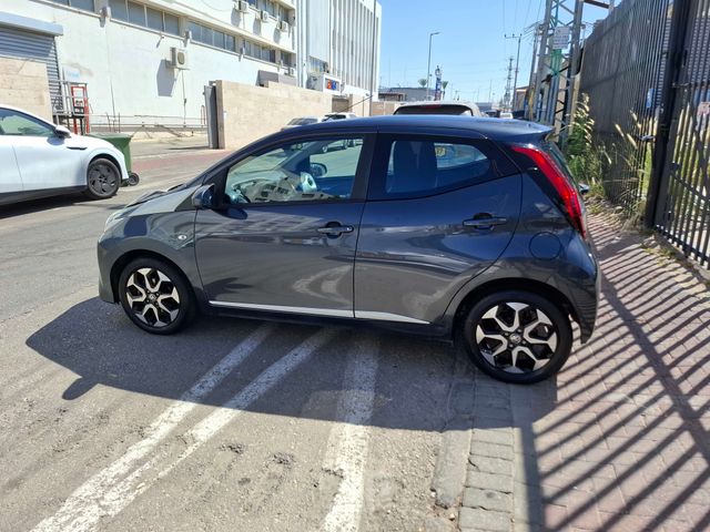 מודעת רכב טויוטה אייגו 1