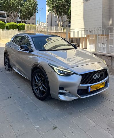 אינפיניטי Q30